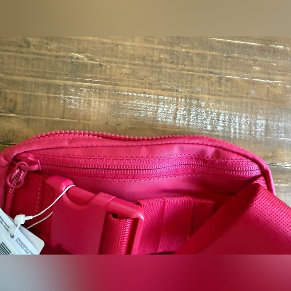 Lululemon Everywhere Belt Bag 1L Cherry Mist Fanny Pack Crossbody Designer New - Picture 16 of 16